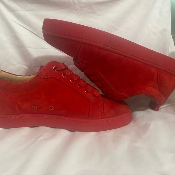 Christian louboutinRed Low-Top Sneakers Sleek Design